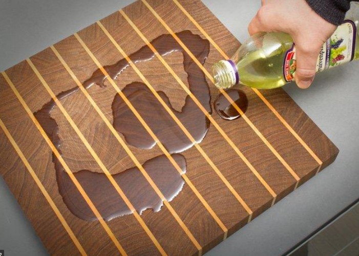 olive oil on cutting board
